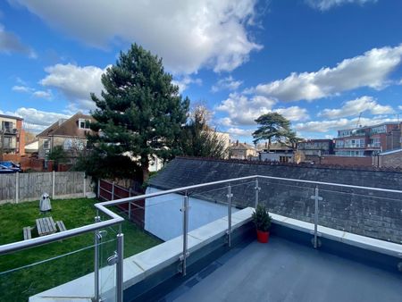 One-Bedroom Apartment - Photo 5