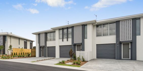 Boutique 3 Bedroom Townhouse - Photo 3