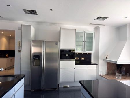 Luxury Villa for rent in Málaga, Spain - Photo 5