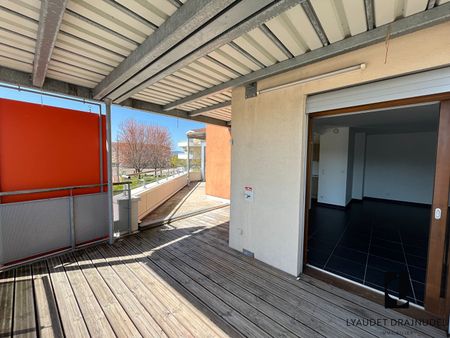 Location Appartement 4 pièces 105m² - Photo 4