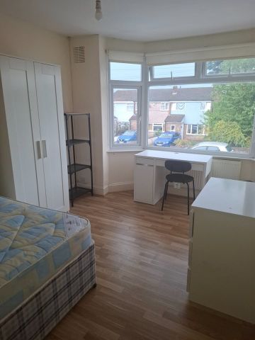 Room in a Shared House, Radley Rd, BS16 - Photo 3