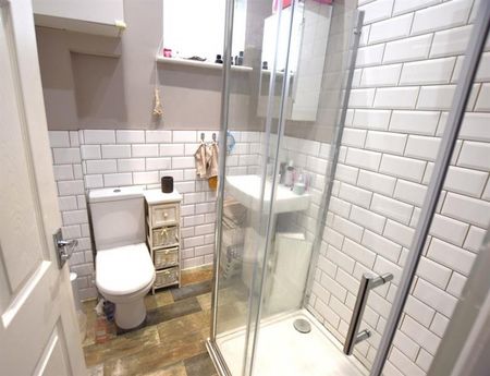 1 Bedroom Apartment Available Arranging tenancy - Photo 5