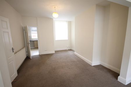 2 Bedroom House To Rent - Photo 2