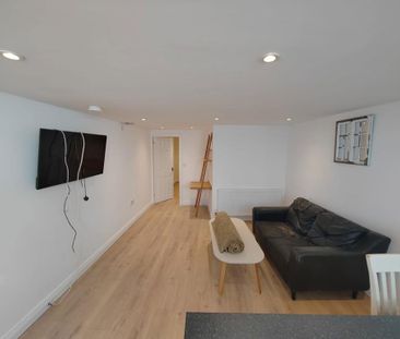 1 bedroom flat to rent - Photo 6