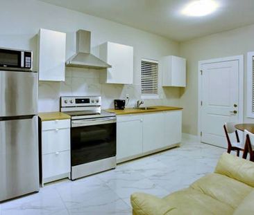 Furnished 1 bedroom Suite Near Metrotown - Photo 3