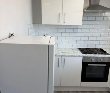 3 Bed Flat, Flanders Way, E9 - Photo 6