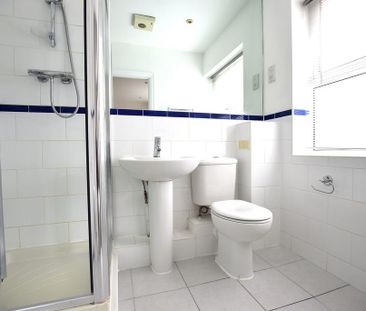 4 bedroom detached house to rent - Photo 3