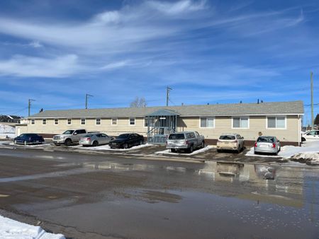 Maples Court Mens Rooming House - Photo 4