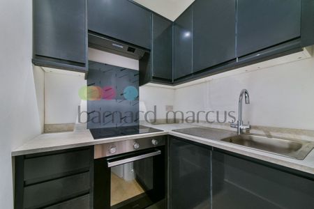 High Street - Photo 3