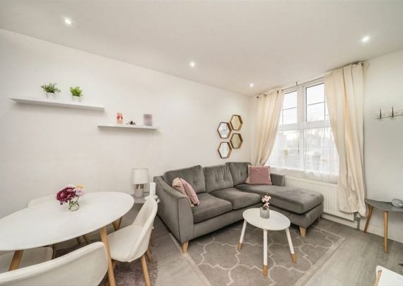 Derinton Road, SW17 8JA, London - Photo 1