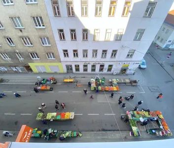 HELLE PÄRCHENWOHNUNG MIT FERNBLICK BEI U1 - Photo 3