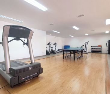 3 Bedroom Apartment For Rent in Selwo, Málaga - Photo 1