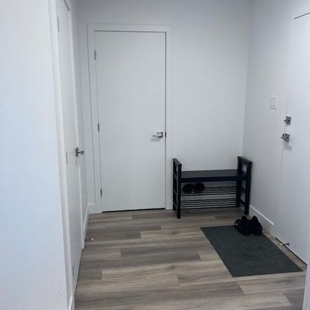 LEASE TRANSFER - MODERN - PER FRIENDLY CONDO - AVAILABLE APRIL 1ST 2026 - Photo 3