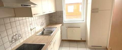 WG. taugliche 3-Raum-Wohnung in MD-Sudenburg ,ca 88m², im DG. mit EBK. zu vermieten - Photo 1