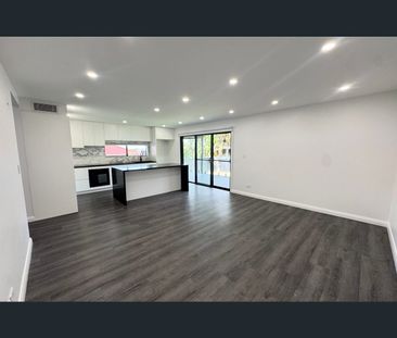 8 Kathleen Avenue, Lurnea, NSW 2170 - Photo 5