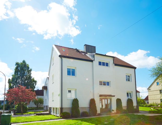 Bergsbogatan 18 - Foto 1