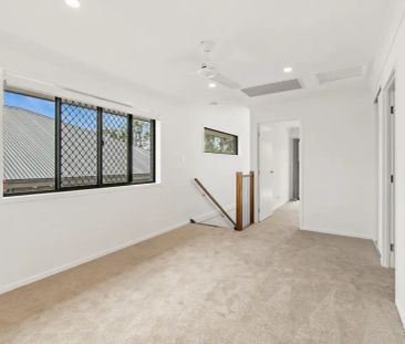 “5 BED FAMILY HOME IN SPRINGFIELD RISE ESTATE” - Photo 2