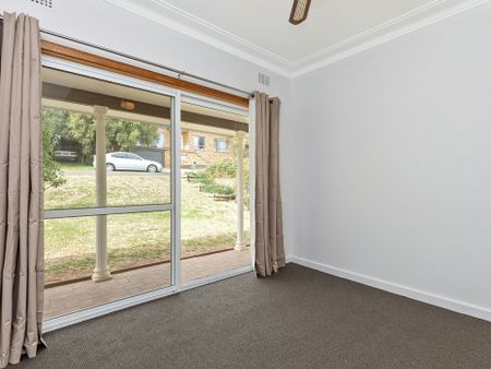 Beautifully spacious three bedroom home, in East Tamworth - Photo 5
