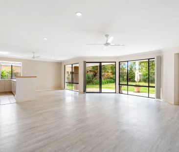 Spacious 3-Bedroom Home in Prime Noosa Location – Walk to River, Ya... - Photo 1