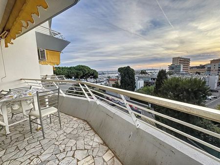 STUDIO A LOUER MEUBLE 700E A GOLFE JUAN, - Photo 3