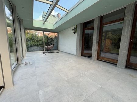 Villa met 5 slaapkamers en ruime tuin gelegen in een rustige buurt - Foto 2