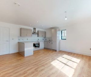 2 Bedrooms Flat to rent in Darbyshire Road, Wellesley GU11 | £ 265 - Photo 1