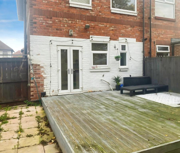 4 bedroom semi-detached house to rent - Photo 3