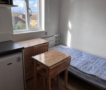 Studio to rent - Photo 4