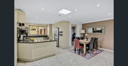 Spacious Family Living in a Quiet Court Location - Photo 4