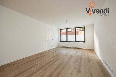 Gelijkvloerse verdieping - Te huur - Photo 4