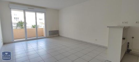 Location Appartement 2 pièces 43m² POITIERS 86000 - Photo 3