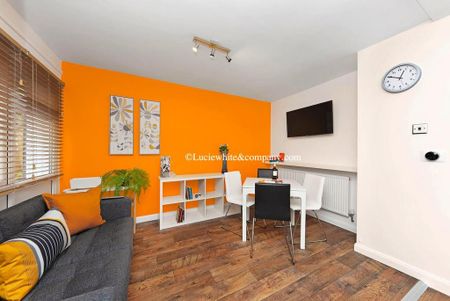 1 bedroom in a house share to rent - Photo 3