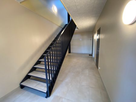 Nybygget og rummelig 3-værelses lejlighed i fantastiske omgivelser - Foto 2