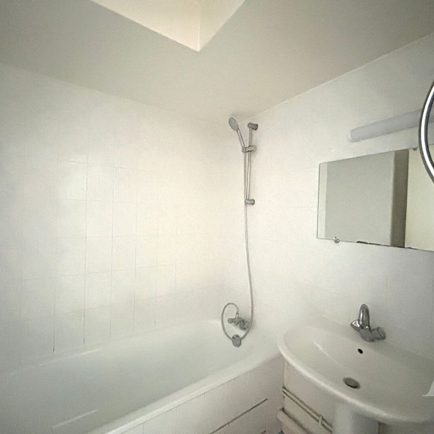 Location Appartement 1 pièce 17m² - Photo 2