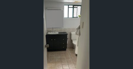 Hawthorne Side of Pashen Street. Ground Floor Convenience and Fresh Interiors - Photo 3