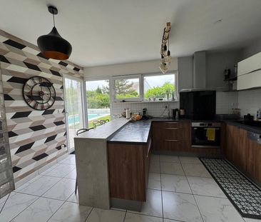 À LOUER ! Magnifique maison meublée de 4 chambres avec piscine et j... - Photo 3