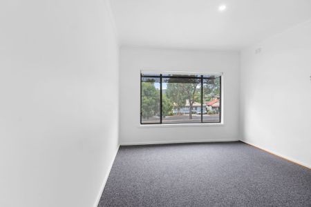 Fresh, Modern Living in a Prime West Albury Location - Photo 3