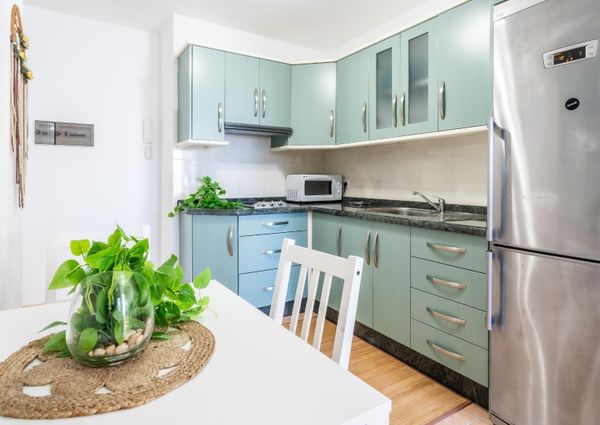 ALQUILER TEMPORAL EN LOS CRISTIANOS. DISPONIBLE ÚNICAMENTE LOS MESES DE MARZO A SEPTIEMBRE – 0067-03995