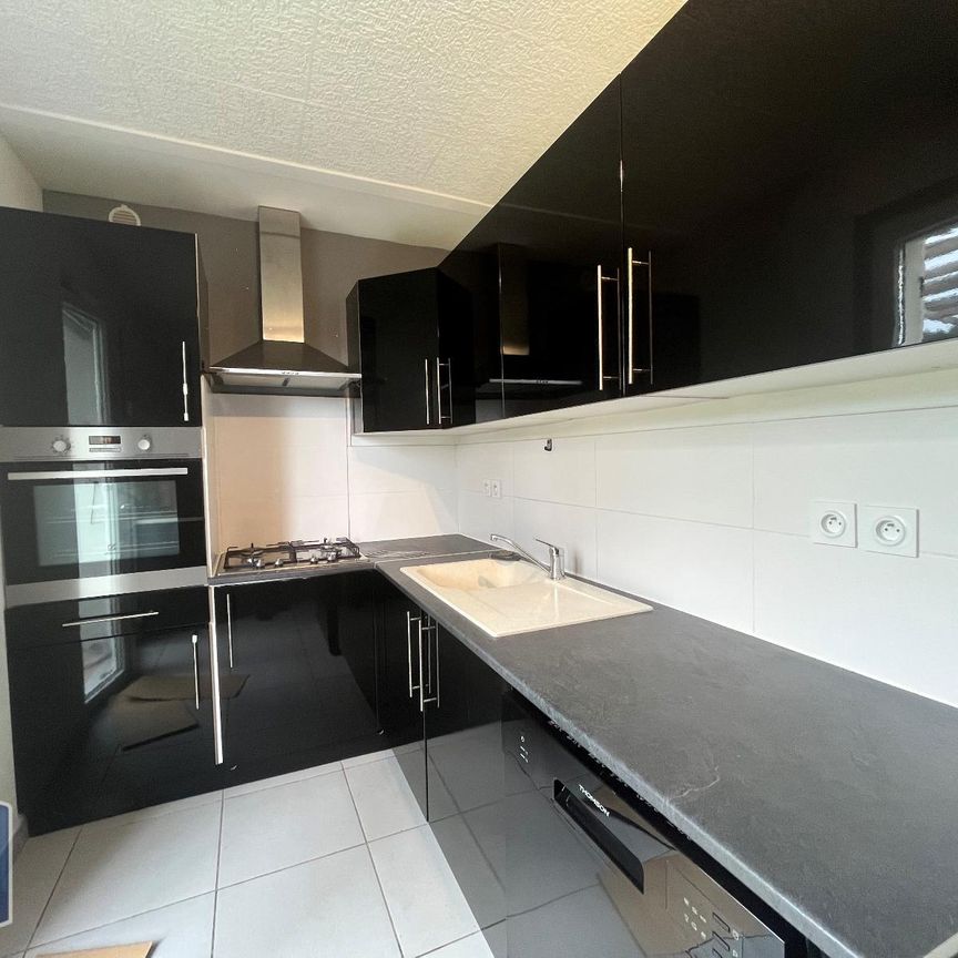 Location Appartement 2 pièces 45m² ISTRES 13800 - Photo 1