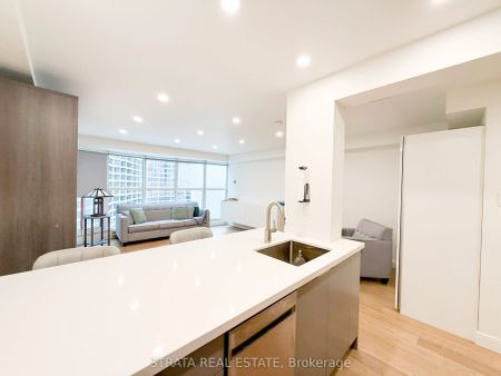 77 Harbour Square #2205 - Photo 2