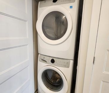 689 Churchill Avenue North - 104 - Photo 4