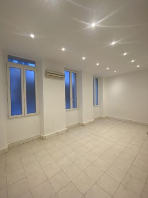 Appartement 1 pièces 27m2 MARSEILLE 1ER 565 euros - Photo 1