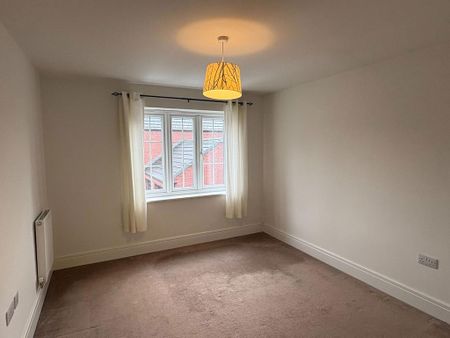 2 bedroom coach house to rent - Photo 2