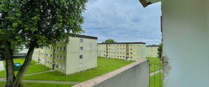 Gut geschnittene 3-Zi.-Wohnung mit Balkon! - Photo 1