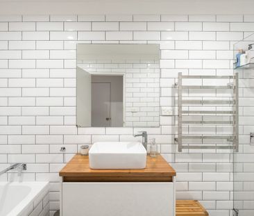 Sunny Top Floor Apartment with Renovated Interiors & Resort Facilities - Photo 5