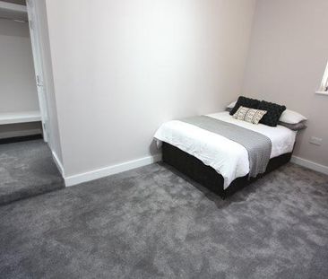 6 bedroom flat to rent - Photo 5