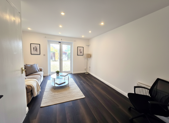 2 bedroom end of terrace house to rent - Photo 1