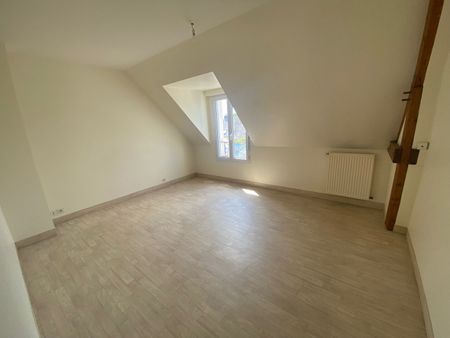 SAINT BERTHEVIN pavillon T5 de 88 m² - Photo 2