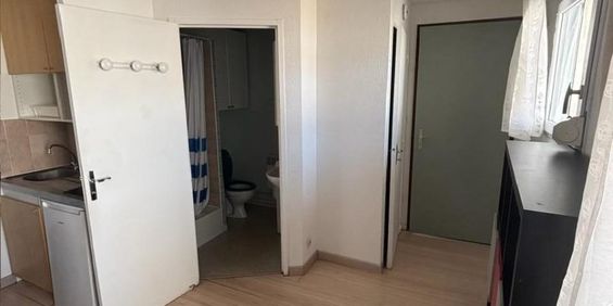 Location Appartement 1 pièce 19m² POITIERS 86000 - Photo 3