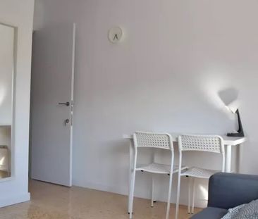 Carrer Sants Just i Pastor, Valencia, Valencian Community 46021 - Photo 2